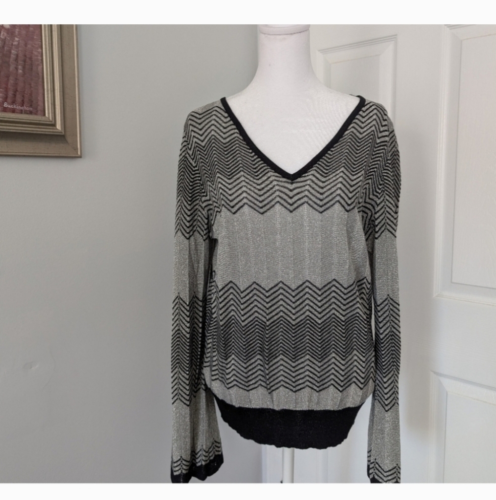 White House Black Market Shimmer Chevron V-Neck Sweater Top L
